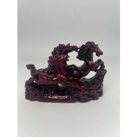 Bordó Vágtató 3 Ló Szobor